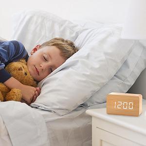 Настольные часы Электрические деревянные Большой дисплей Контроль звука 3 параметра громкости для спальни synthetic.ua - Фото 1