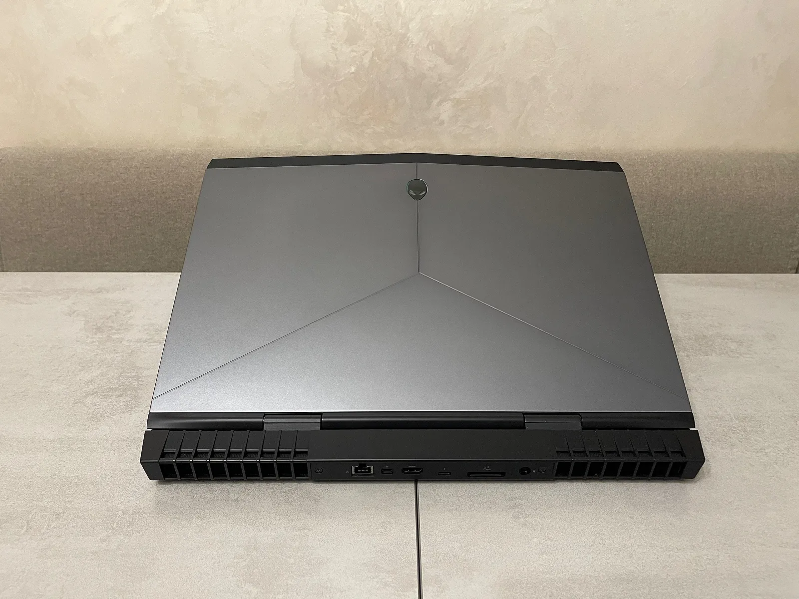 Ігровий ноутбук Dell Alienware 17 R4, 17,3" FHD IPS, i7-7700HQ, 16GB, 256GB SSD+1TB, nVidia GeForce GTX 1070 8GB, фото №7