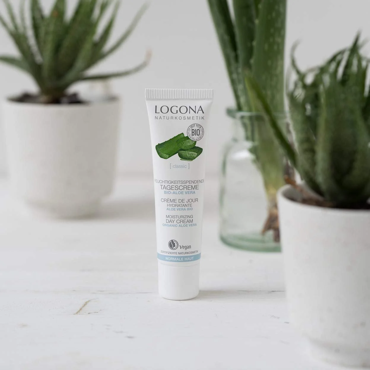 Денний крем для обличчя LOGONA Naturkosmetik з органічним алое вера інтенсивне зволоження веганський 30 мл, фото №4