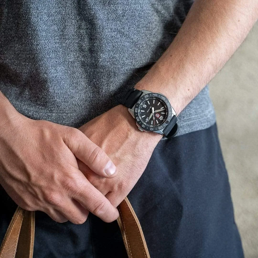 Дайверские часы Luminox Pacific Diver Нержавеющая сталь и резина Серебристый/Черный/Синий 44 мм, Водонепроницаемость 20 бар, XS.3121, фото №6 Дайверские часы Luminox Pacific Diver Нержавеющая сталь и резина Серебристый/Черный/Синий 44 мм, Водонепроницаемость 20 бар, XS.3121, фото №6