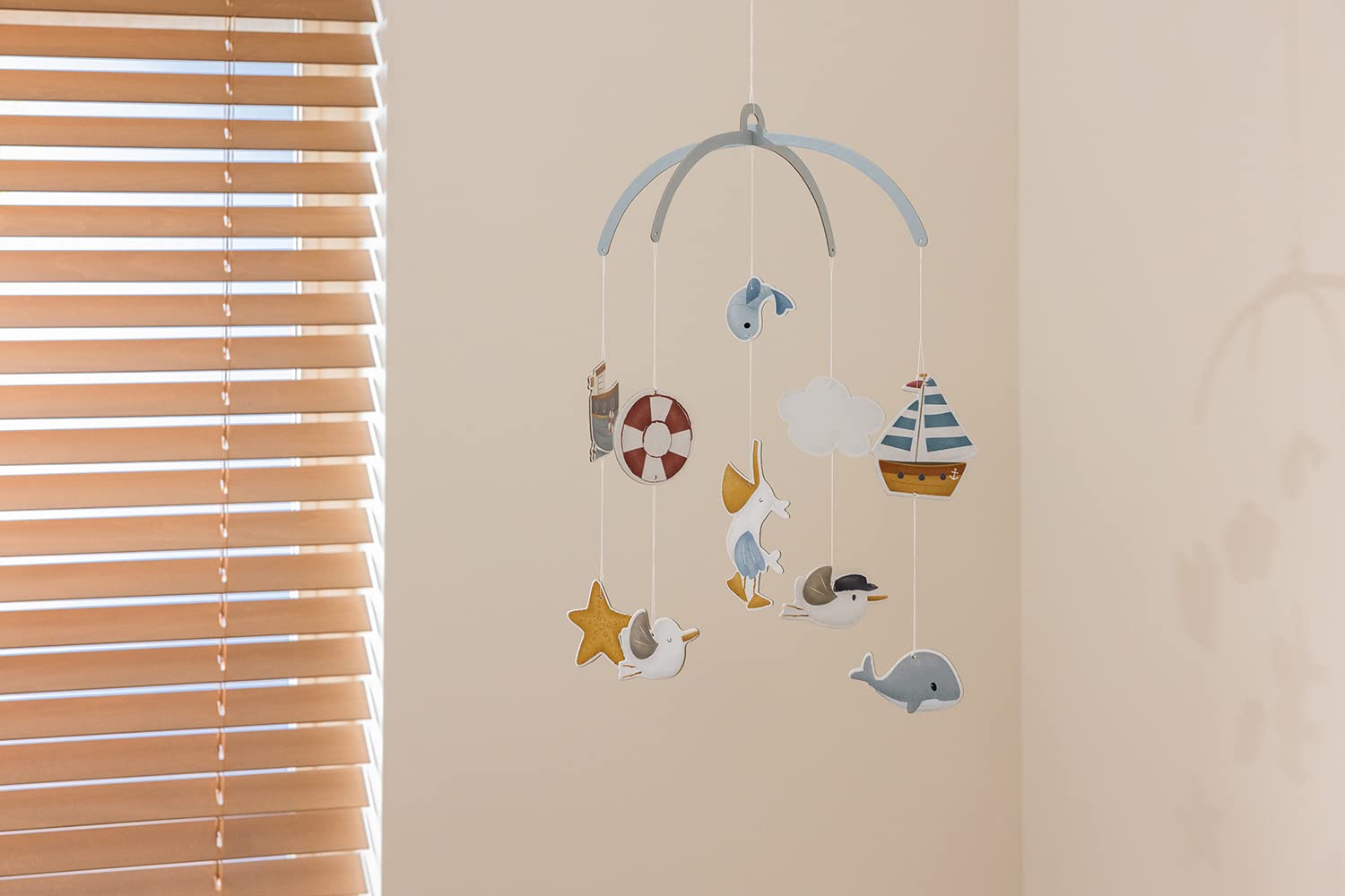 Мобиль Little Dutch 4770 Лодки Sailors Bay Синий, фото №3 Мобиль Little Dutch 4770 Лодки Sailors Bay Синий, фото №3