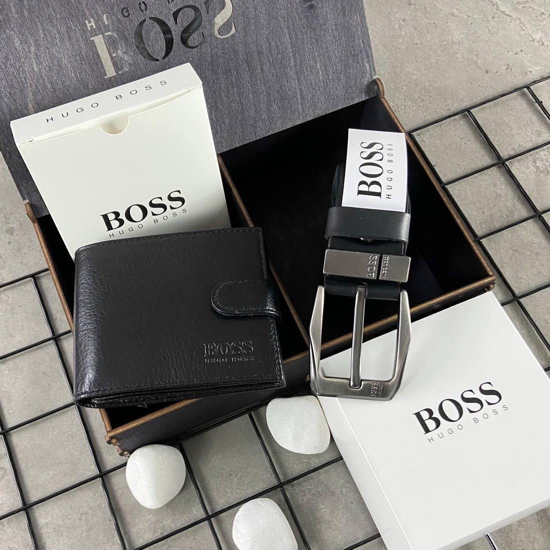 Подарочный набор мужского ремня и кошелька из натуральной кожи BOSS, фото №1