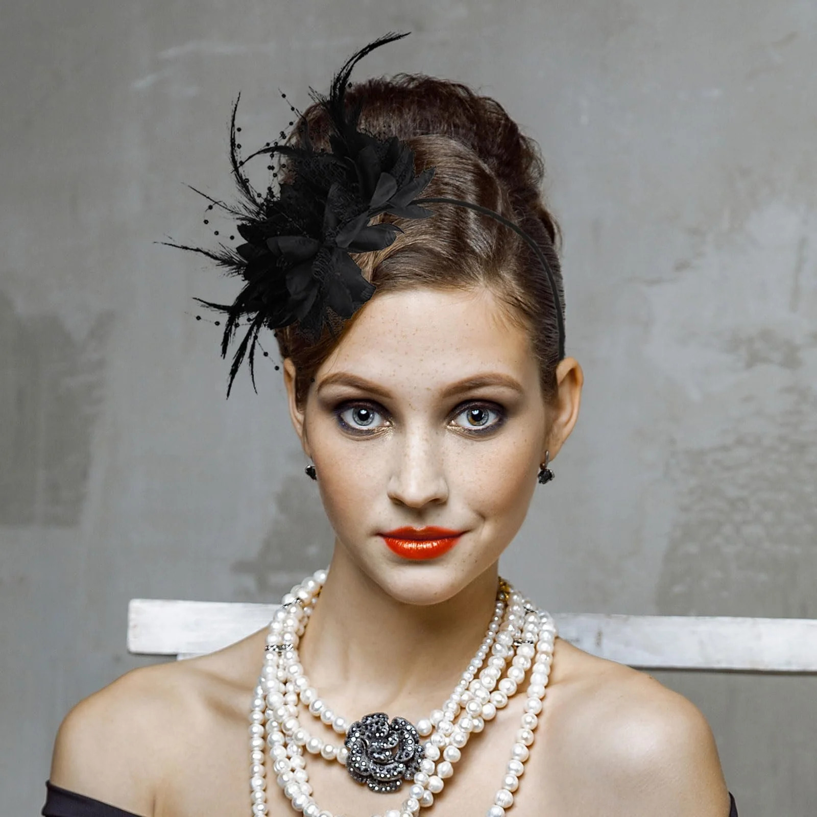 Обруч на голову з пір'ям і штучними квітами, фото №5 Обруч на голову з пір'ям і штучними квітами, фото №5