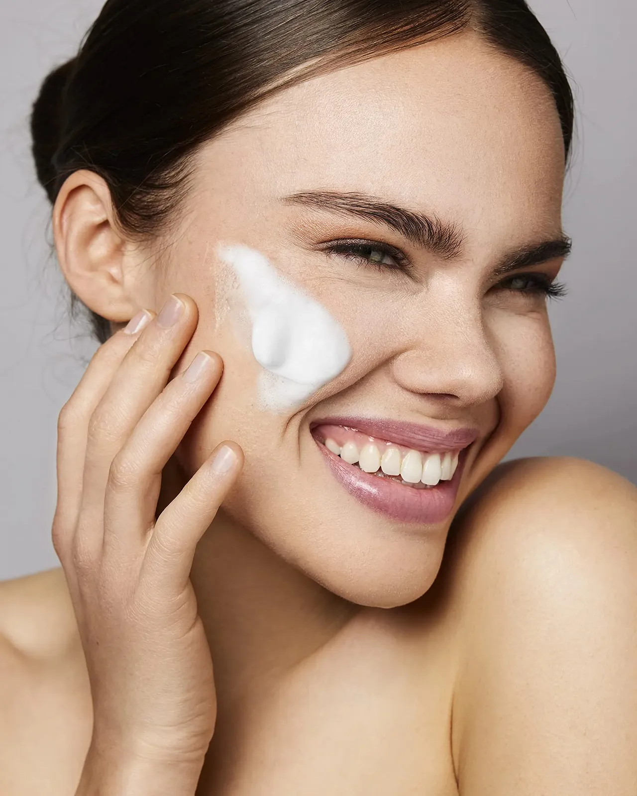 Пенка для умывания Rosense Увлажняющее очищение лица с 91% натуральной розовой водой, веганская 150 мл, фото №3