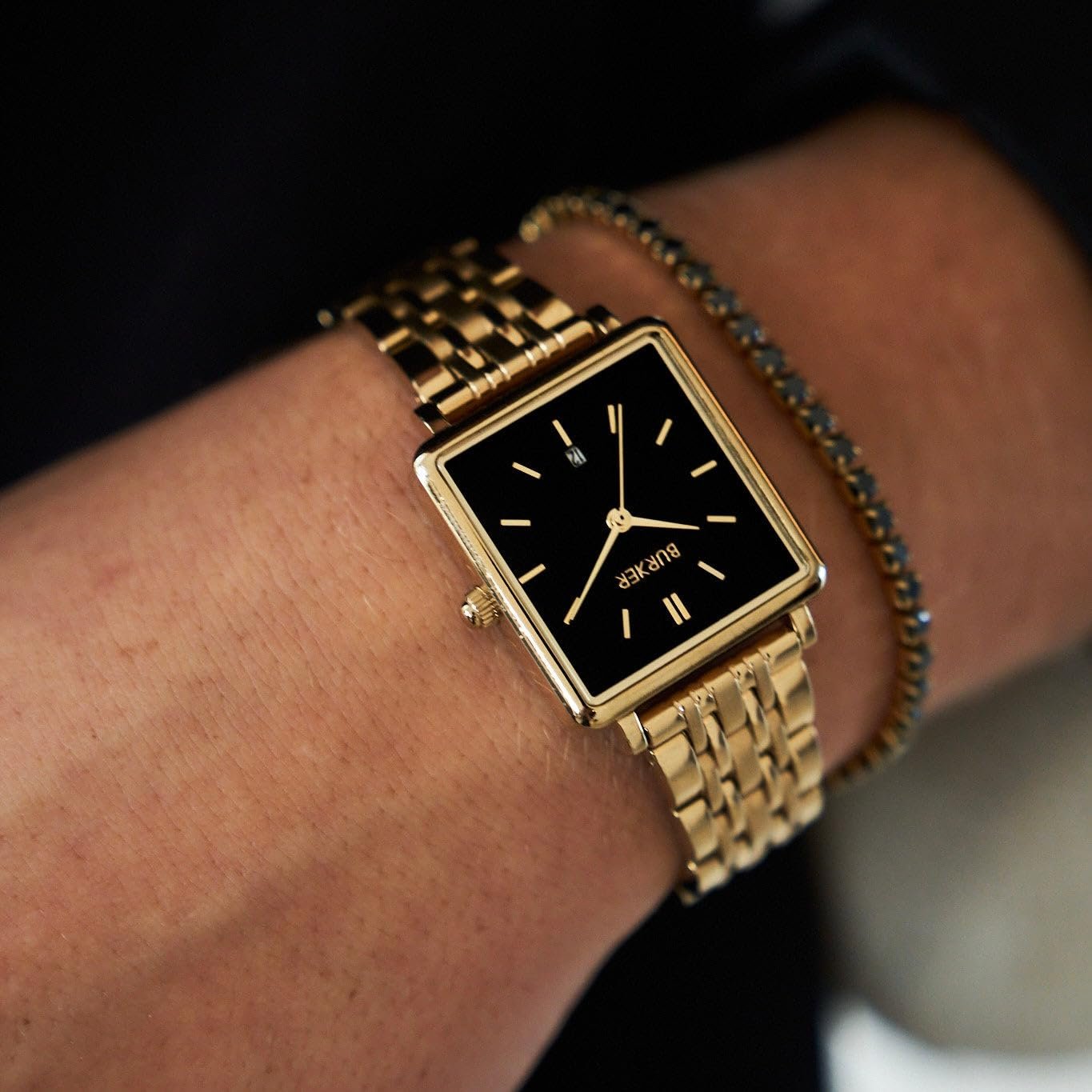 Часы Burker Watches Daisy Золотой Черный - Женские часы Квадратные 28мм - Аналоговые Кварцевые наручные часы с браслетом из нержавеющей стали, фото №4 Часы Burker Watches Daisy Золотой Черный - Женские часы Квадратные 28мм - Аналоговые Кварцевые наручные часы с браслетом из нержавеющей стали, фото №4