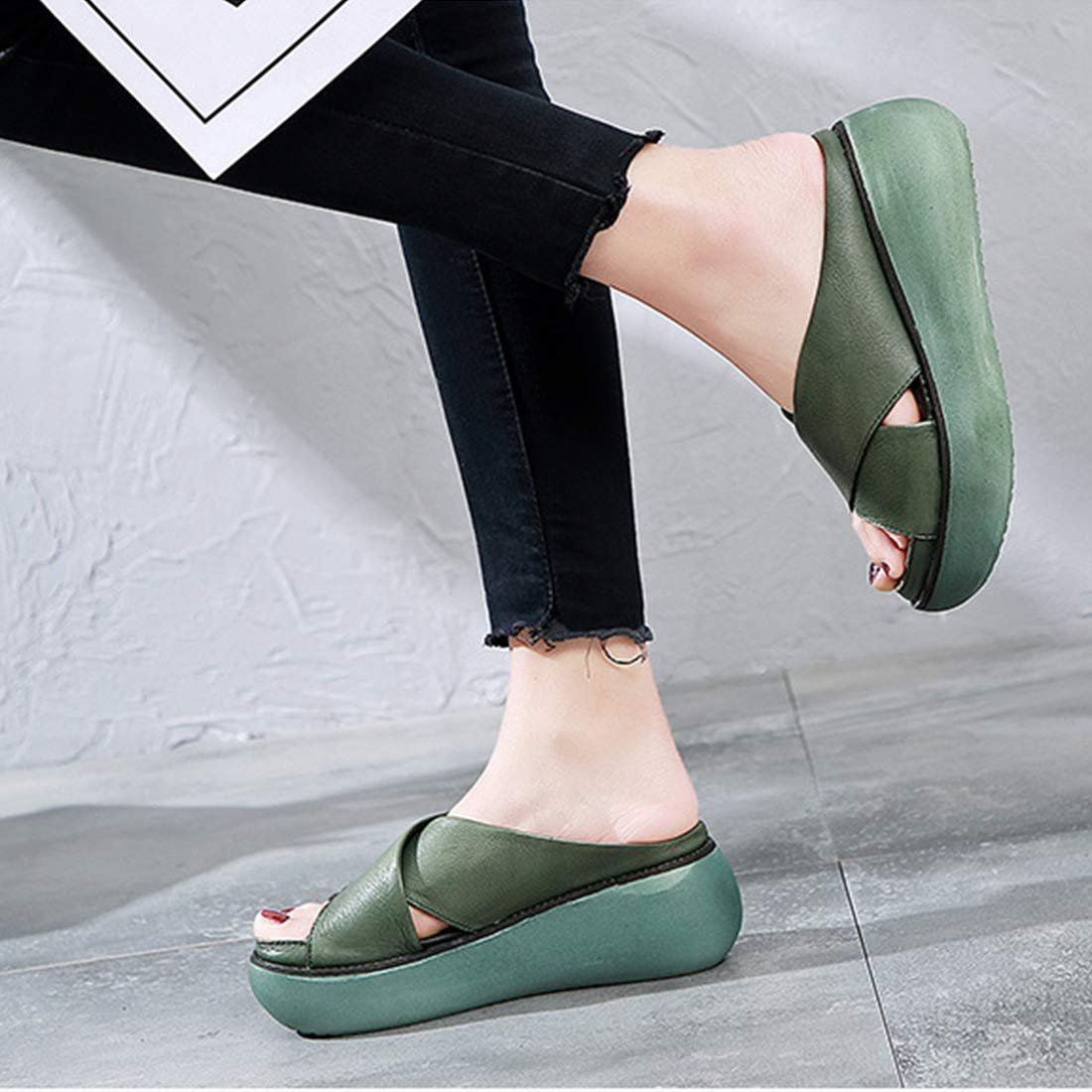 Женские Шлепанцы на платформе с клиновидной танкеткой, фото №3 Женские Шлепанцы на платформе с клиновидной танкеткой, фото №3