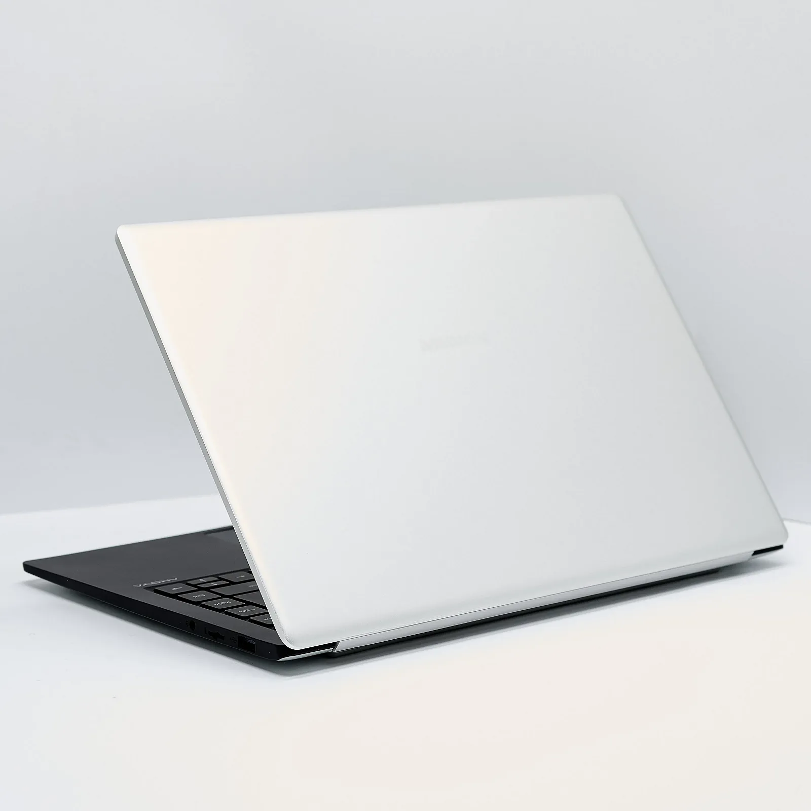 Ноутбук 14" Medion (Lenovo Group) Akoya E4251 | Intel Celeron | IPS (1920x1080) FullHD | RAM DDR4 4 ГБ | SSD M2 128 ГБ | Металевий корпус | Ультрабук | АКБ до 8 годин | Win10 (4729), фото №6