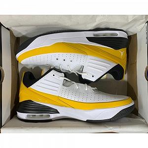 Кросівки AIR JORDAN MAX AURA 5 SHOES WHITE/ORANGE 42.5 synthetic.ua - Фото 1