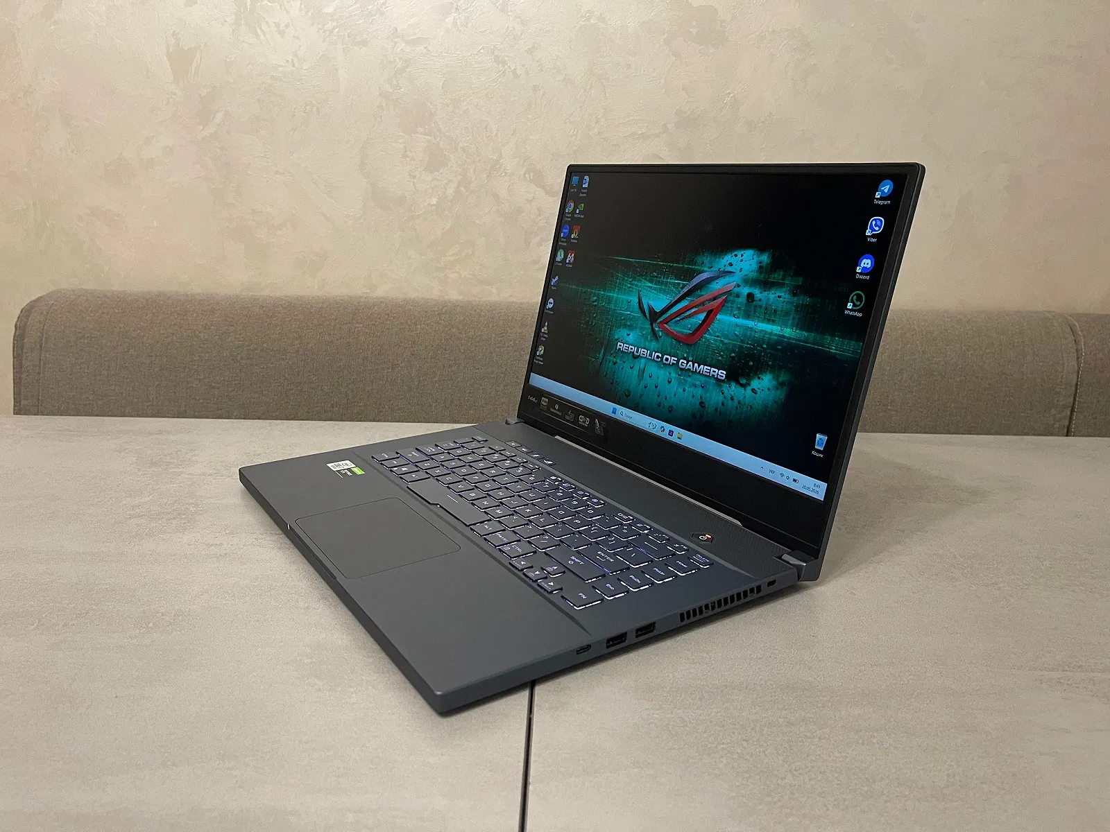 Игровой ноутбук ASUS ROG Zephyrus M15 GU502LU, 15,6" FHD IPS 144Hz, i7-10750H, 16GB, 512GB, NVIDIA GeForce GTX 1660 Ti 6GB, фото №3 Игровой ноутбук ASUS ROG Zephyrus M15 GU502LU, 15,6" FHD IPS 144Hz, i7-10750H, 16GB, 512GB, NVIDIA GeForce GTX 1660 Ti 6GB, фото №3