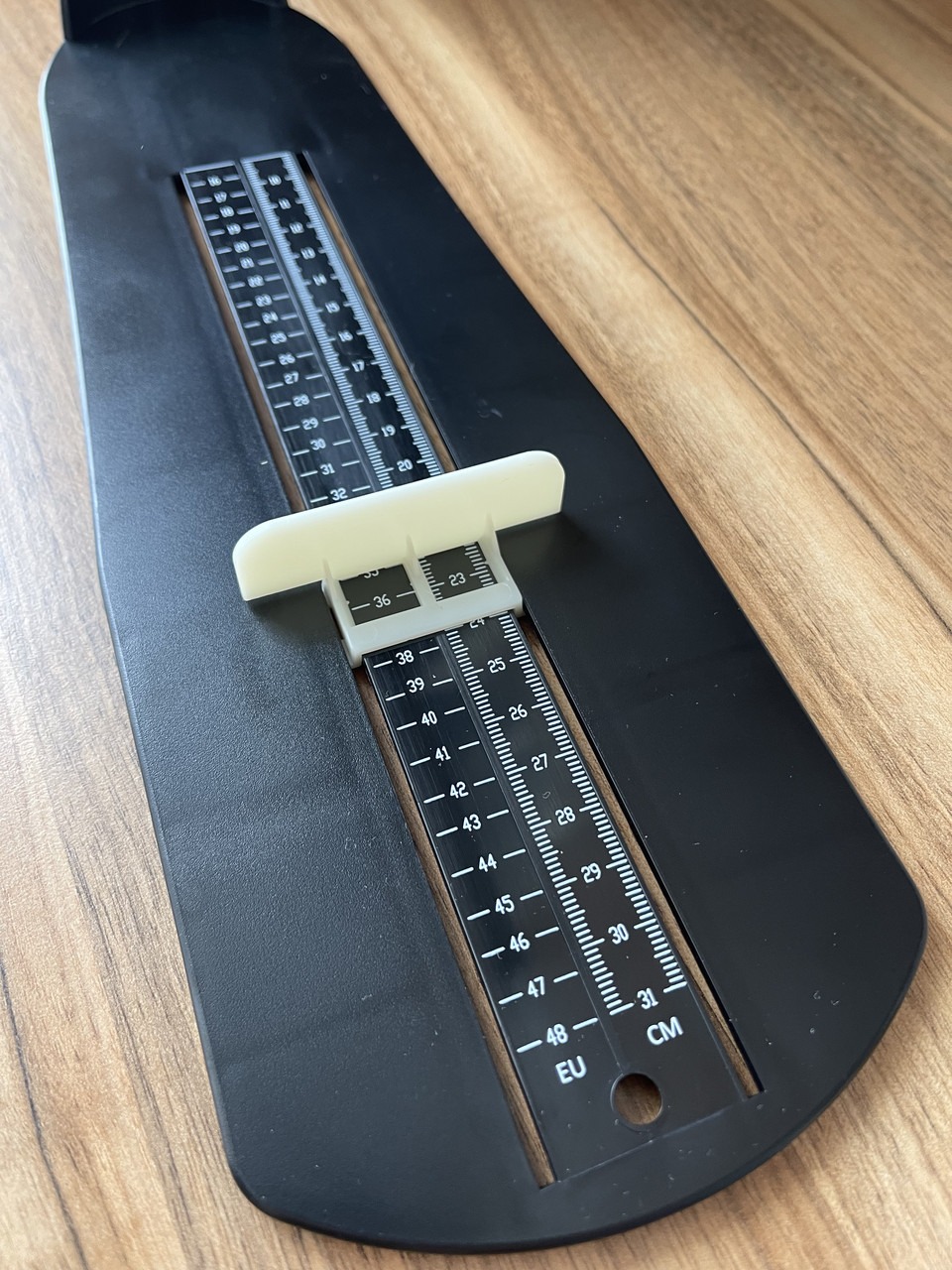 Линейка-стелька для измерения ступней Leluno Измеритель стопомер размера обуви ребенка и взрослых до 31 см Черный, фото №6