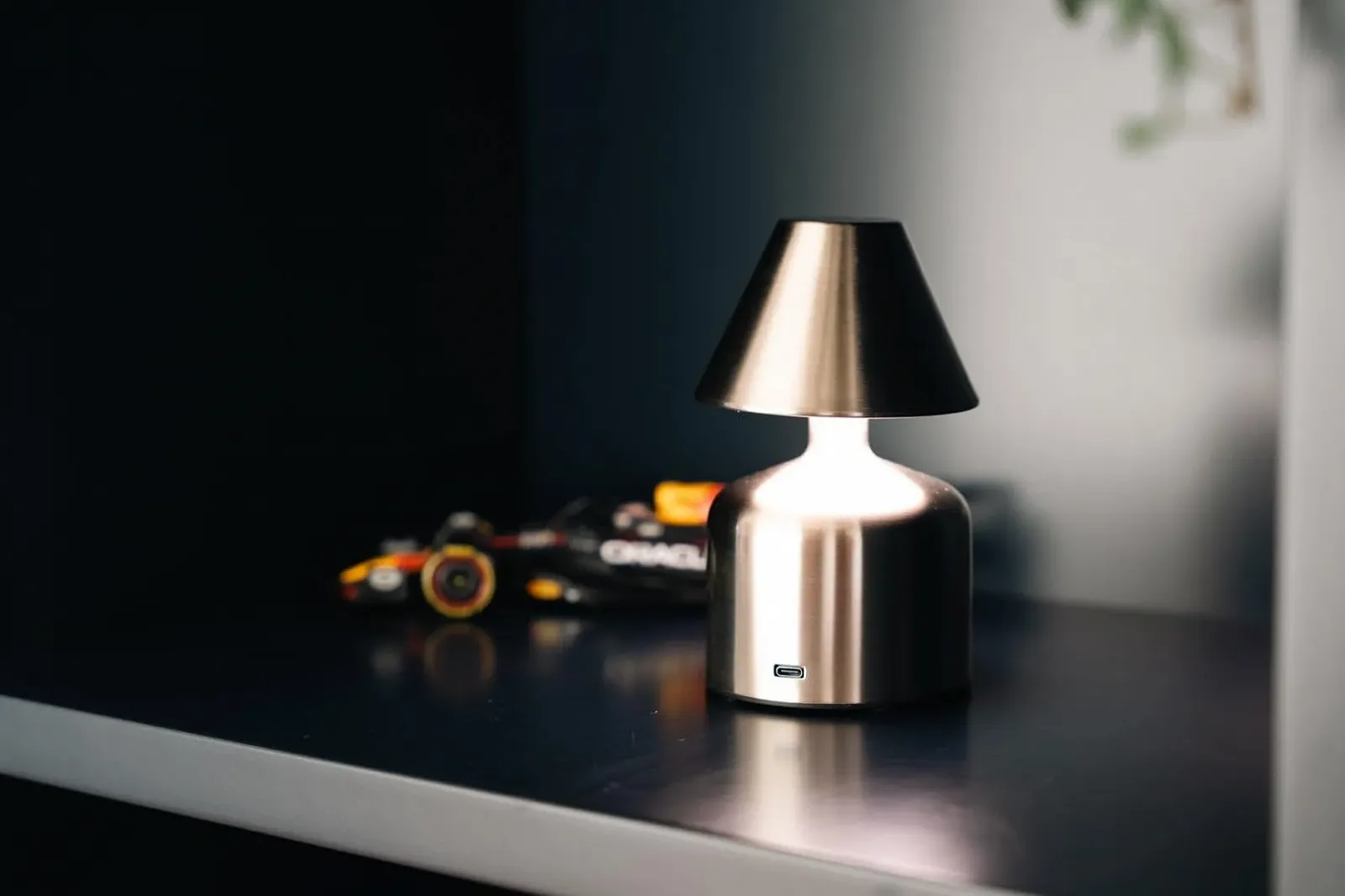 Міні-настільна лампа Luxus Vicky сенсорна LED акумуляторна димування H14 x Ø10 Помаранчева, фото №7