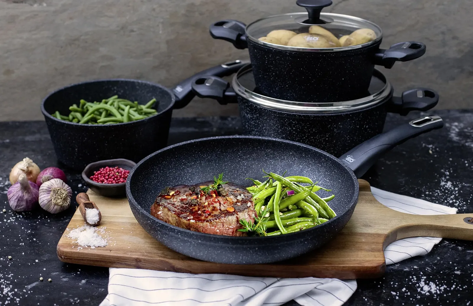 Сковорідка для соте Granite Evolution 24 см, Мікростільникова структура, професійне антипригарне покриття ELODUR, підходить для індукційних плит, чорна, фото №9