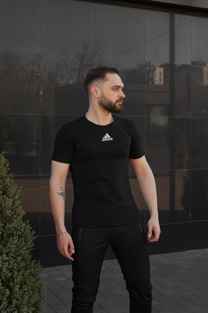 Футболка Adidas чорна лого центр, фото №4