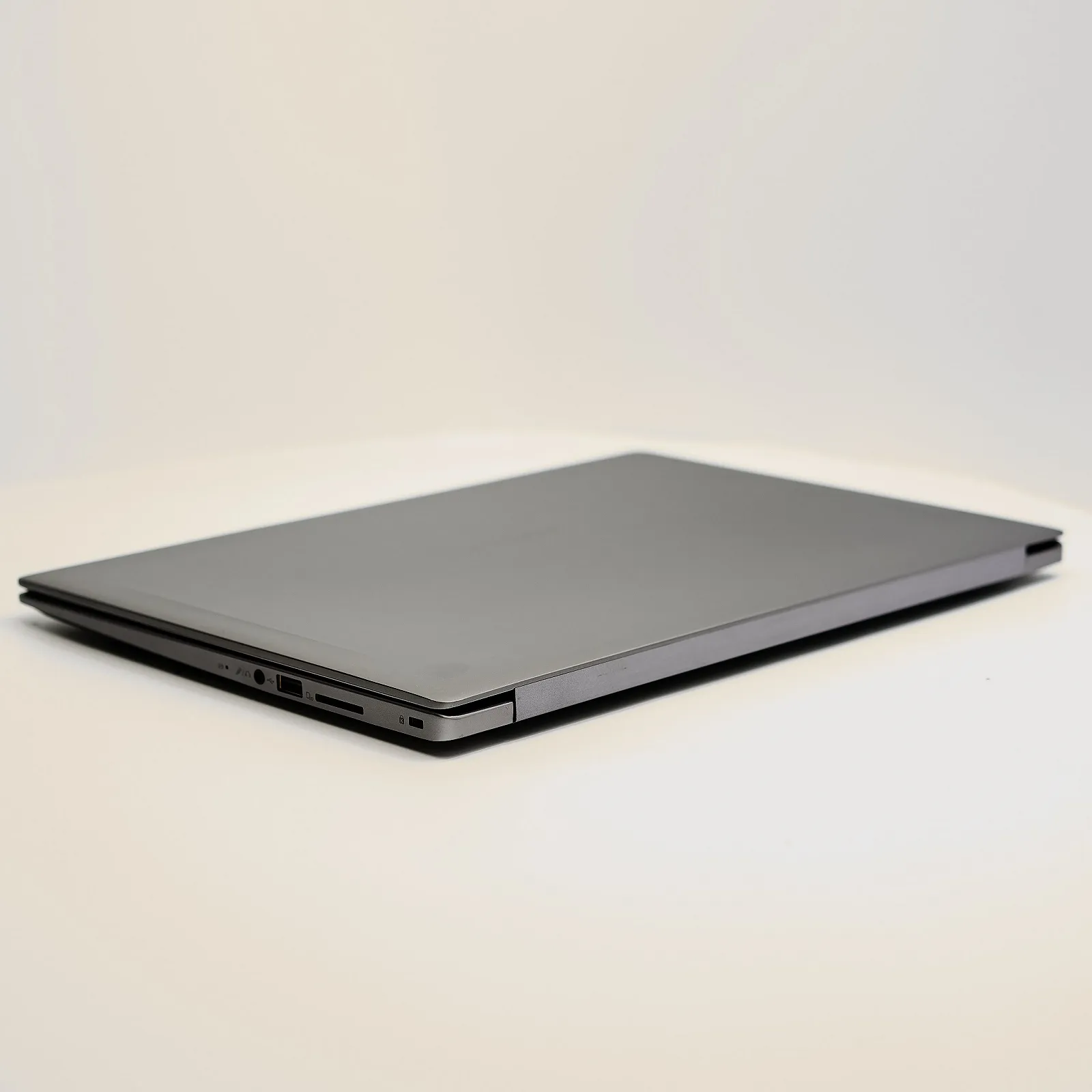 Ноутбук 15.6'' Medion (Lenovo Group) Akoya S6445 | Intel Core i7-8565U | IPS (1920x1080) FullHD | RAM DDR4 8 ГБ | SSD 256 ГБ | Intel UHD Graphics 620 | Металевий корпус | Win11 (5007), фото №5