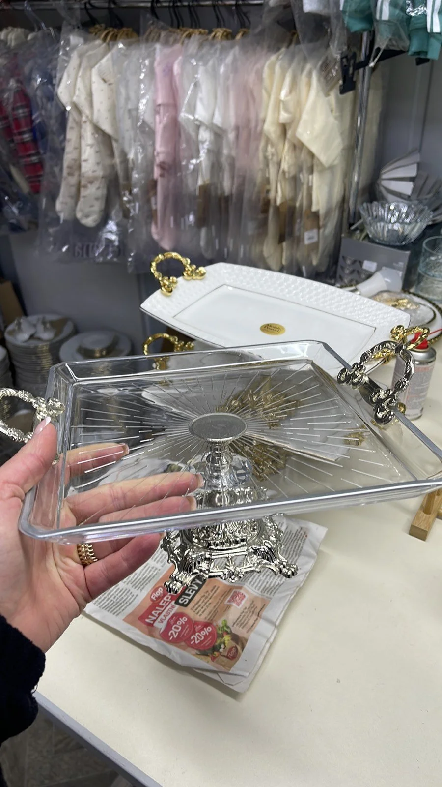 Скляне блюдо на срібній ніжці 24х24 см, тортівниця з ручками, фото №1 Скляне блюдо на срібній ніжці 24х24 см, тортівниця з ручками, фото №1