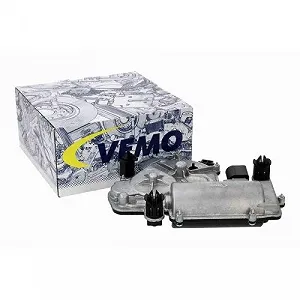 Электродвигатель багажника VEMO V10-55-0012 Green Mobility Parts для VW правый synthetic.ua - Фото 1