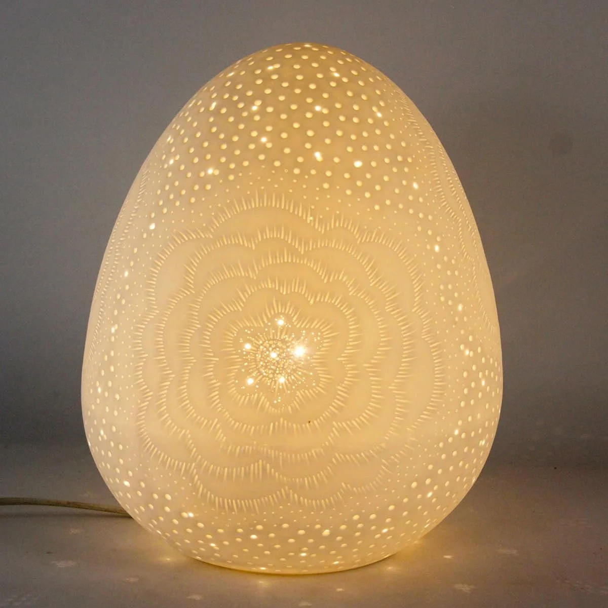 Настільна лампа Порцелянова Egg Shape 26 см Біла, фото №1