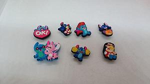 Набір джибітсів для кроксу (Crocs) "Ліло і Стіч" — Аксесуари для взуття Disney Stitch & Angel / 7 шт synthetic.ua - Фото 1