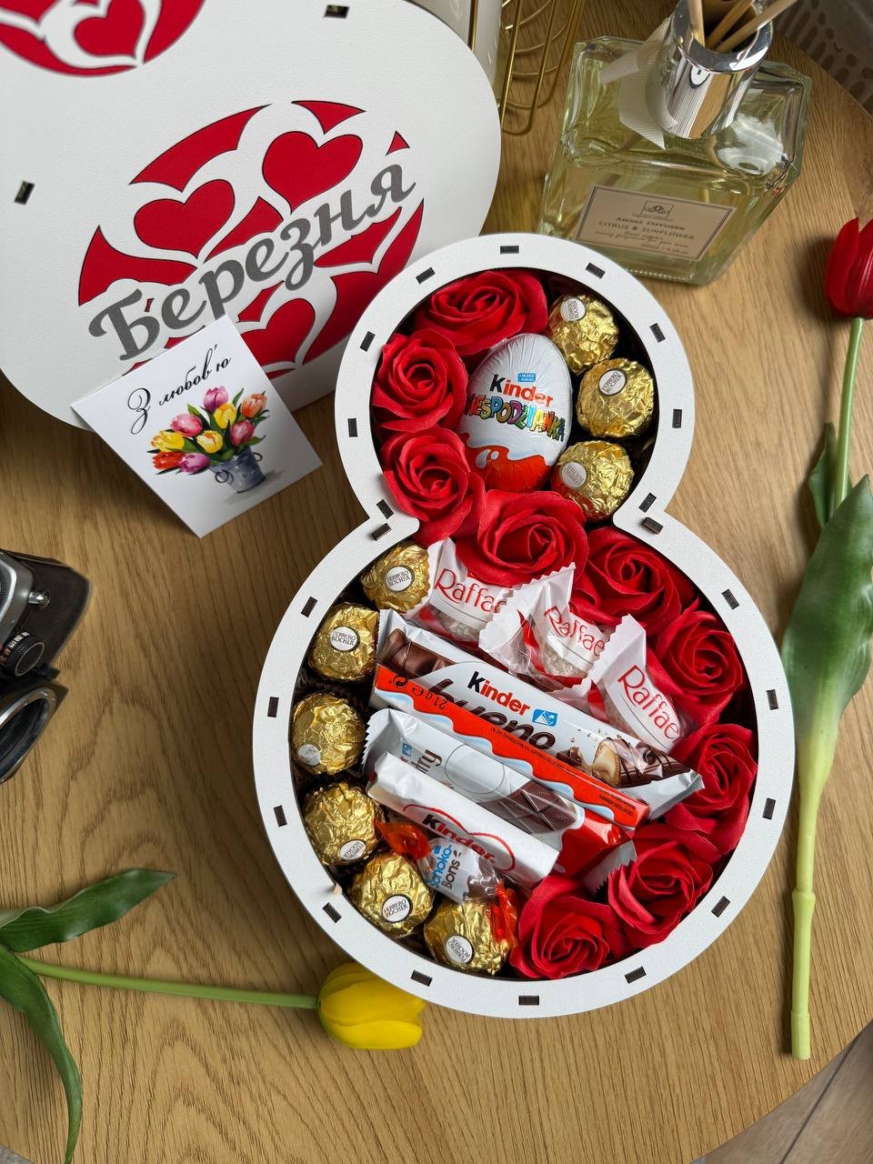 Подарочный бокс на 8 марта с конфетами, фото №7 Подарочный бокс на 8 марта с конфетами, фото №7