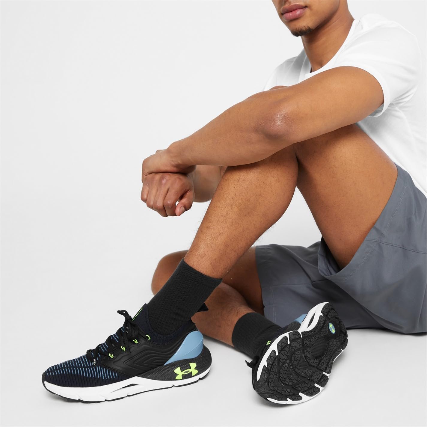 Кросівки Under Armour Hovr Phantom 2 Тренувальні Сірий, фото №2 Кросівки Under Armour Hovr Phantom 2 Тренувальні Сірий, фото №2