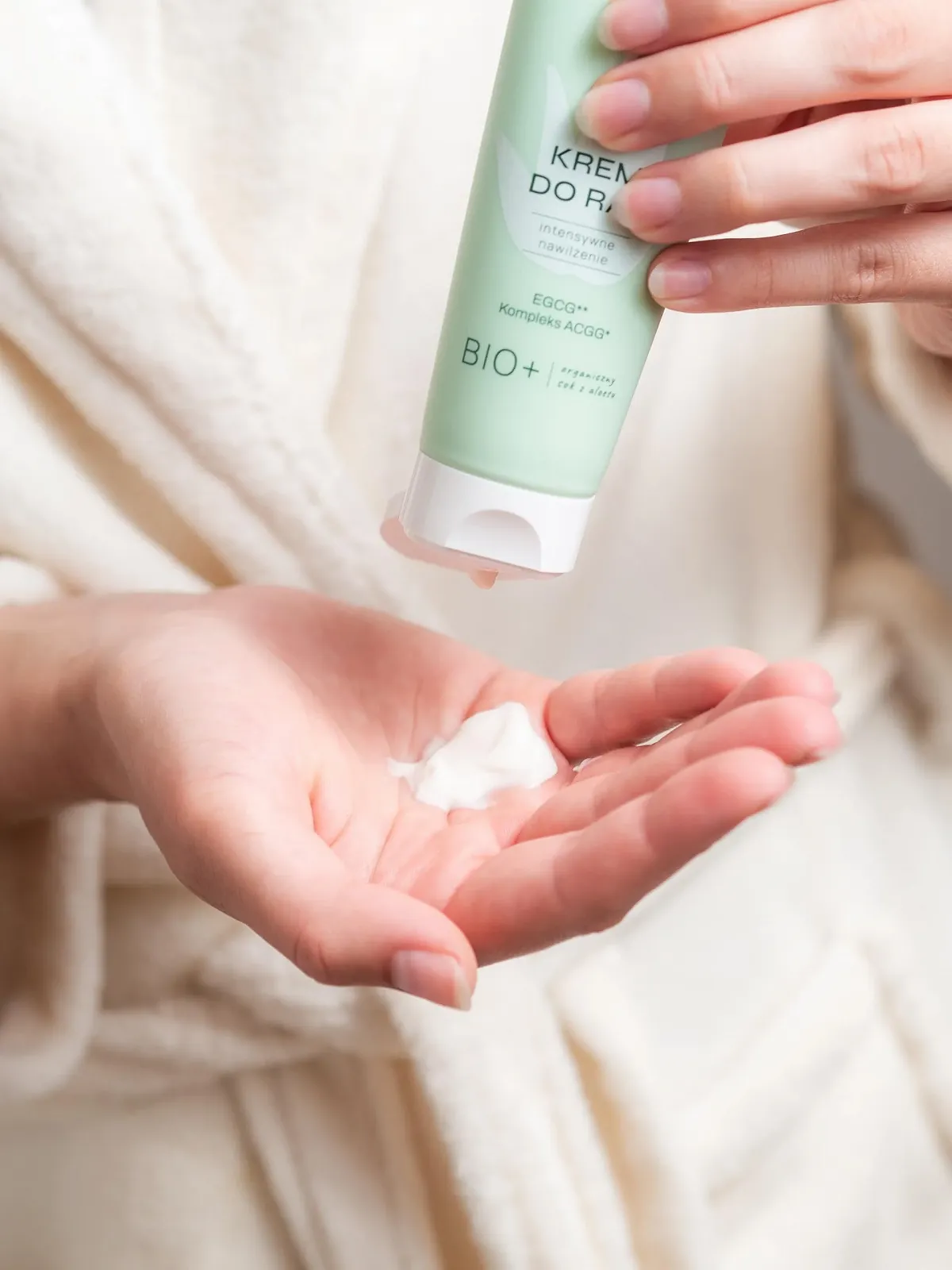 Крем для рук Vegan с маслом ши и алоэ вера 100 мл - для сухой и раздраженной кожи рук, интенсивное увлажнение и регенерация, фото №4