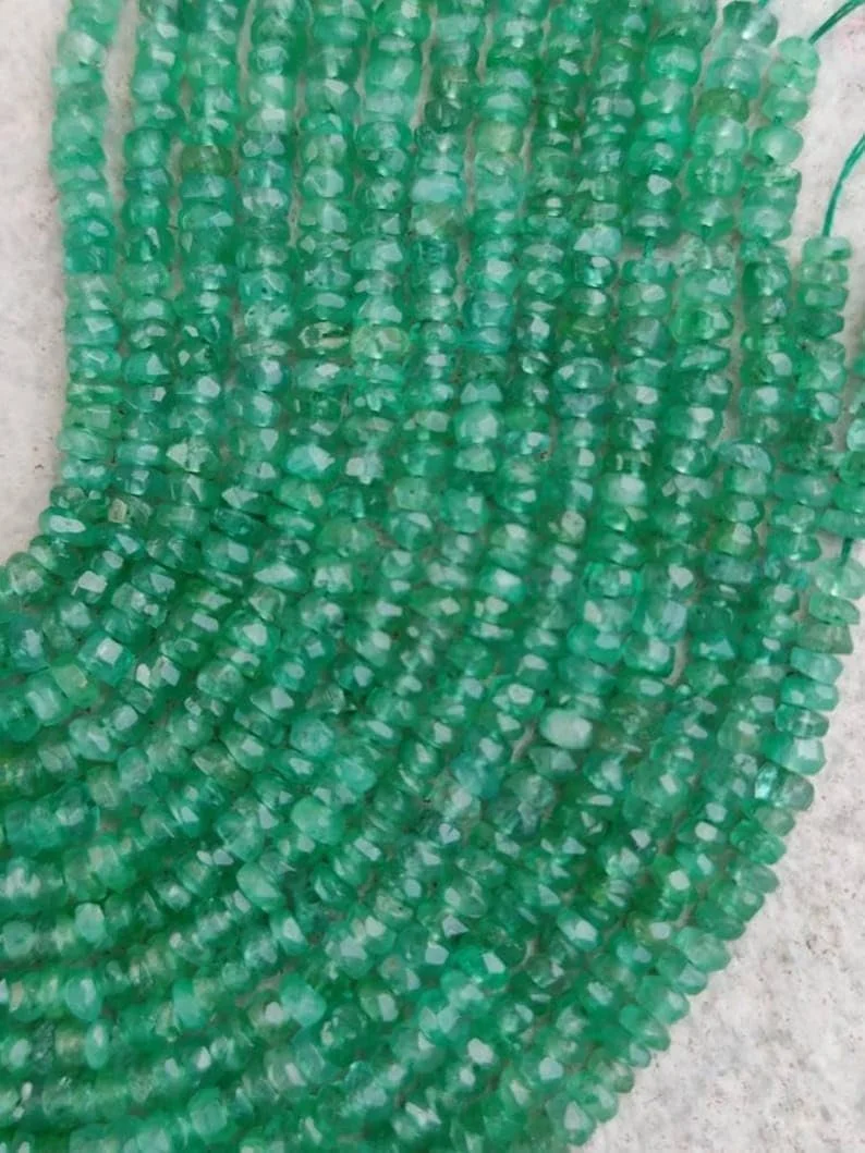 Намистини з натурального смарагду, ограновані ронделі, 2.5-3 мм, нитка довжиною 15 см, для намиста та браслета, фото №1