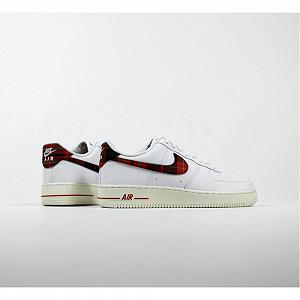 Кросівки Nike Air Force 1 Low '07 LV8 Tartan Plaid White University Red 46 synthetic.ua - Фото 1