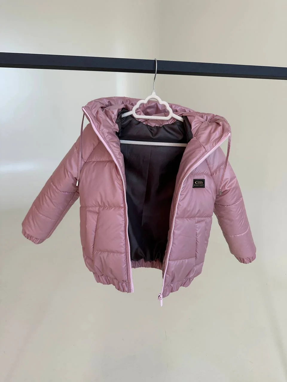 Дитяча демісезонна курточка з капюшоном від 74 до 158 розмір, весна/осінь пудра, фото №1 Дитяча демісезонна курточка з капюшоном від 74 до 158 розмір, весна/осінь пудра, фото №1