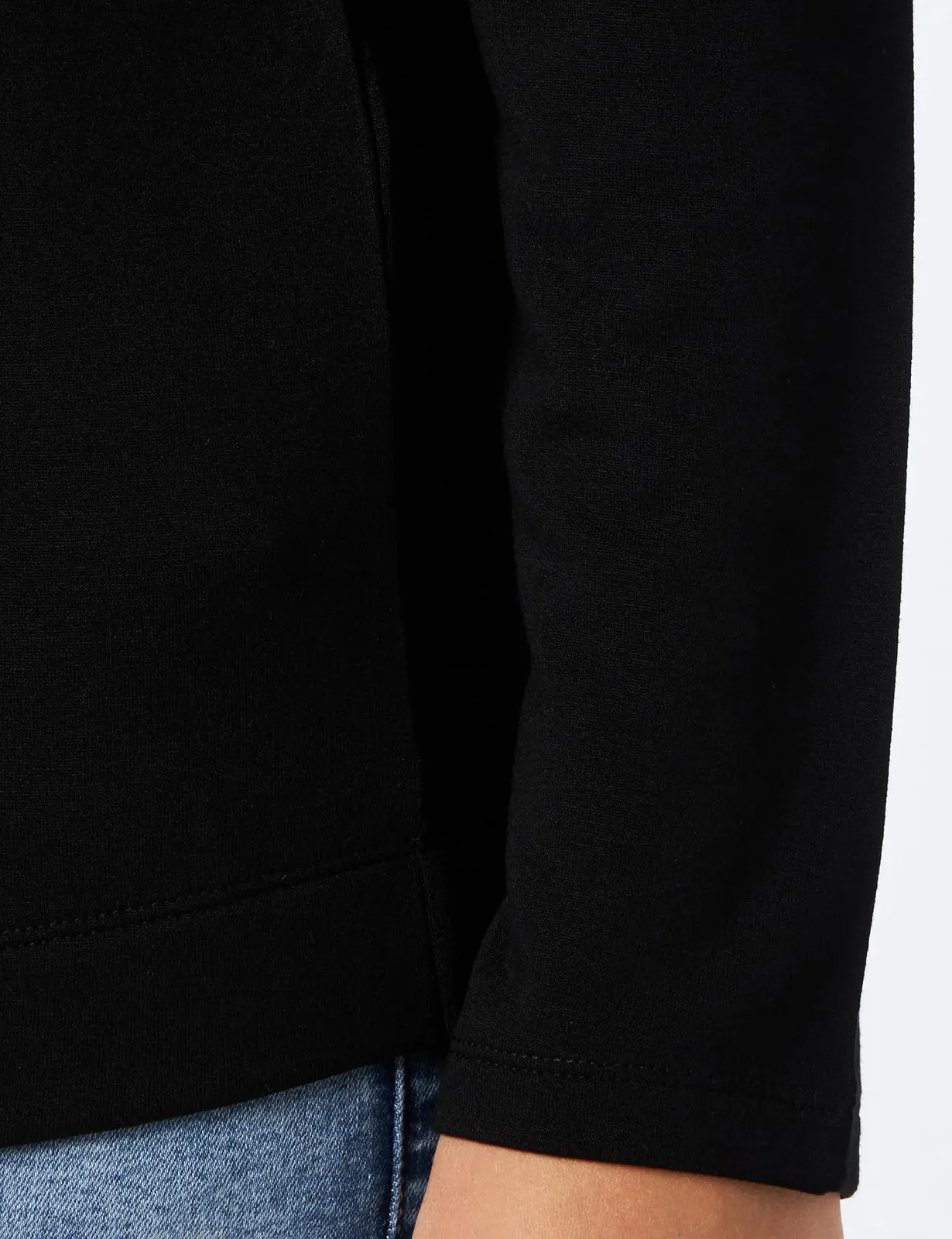 Свитшот Emporio Armani Женский из вискозного флиса, фото №4 Свитшот Emporio Armani Женский из вискозного флиса, фото №4