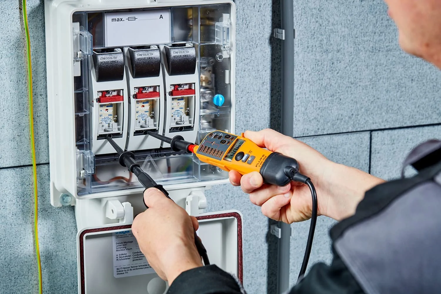 Тестер напряжения Beha-Amprobe 2100-Gamma Pro / IP64 / Черный-Желтый, фото №4 Тестер напряжения Beha-Amprobe 2100-Gamma Pro / IP64 / Черный-Желтый, фото №4