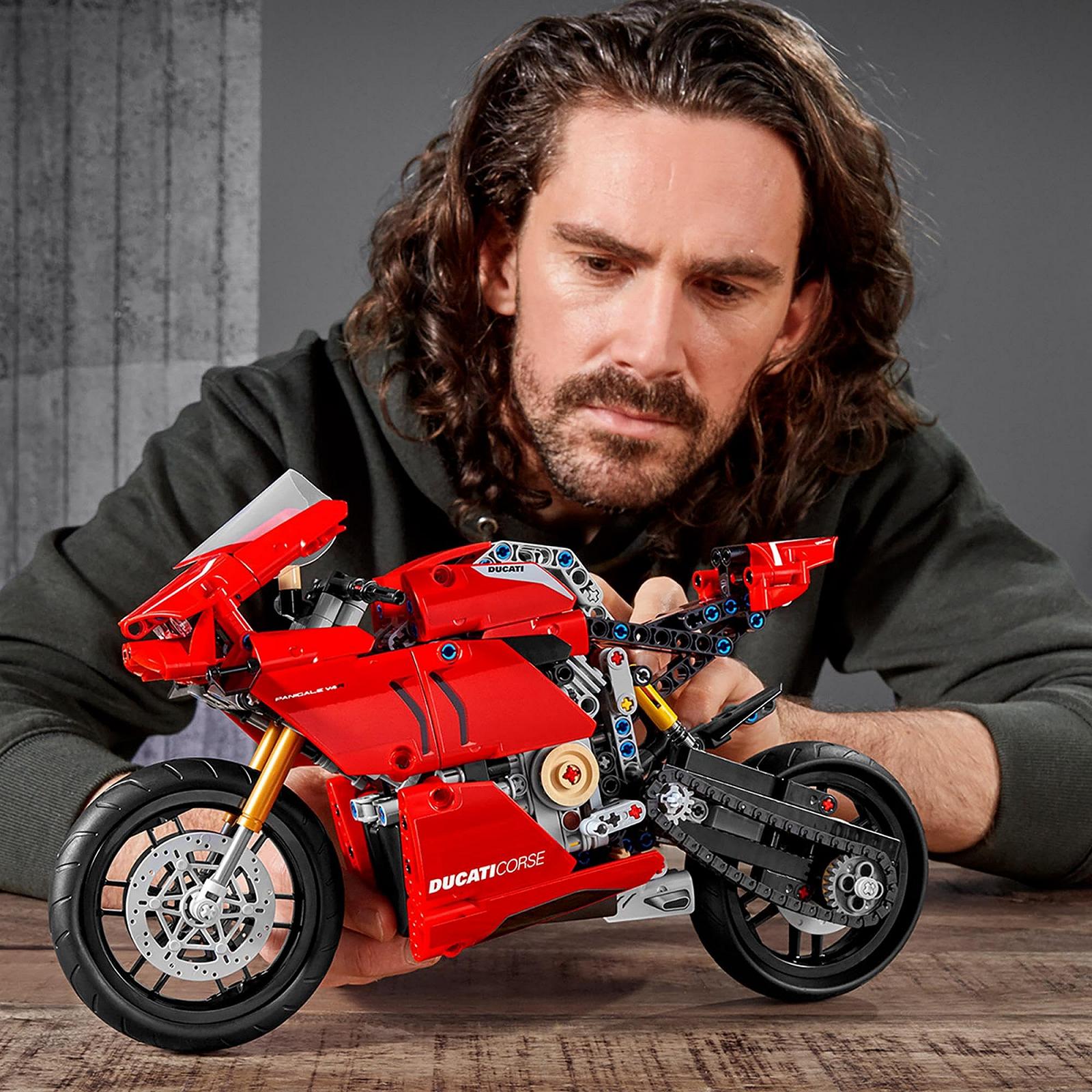 Конструктор LEGO Technic 42107 Ducati Panigale V4 R, фото №6
