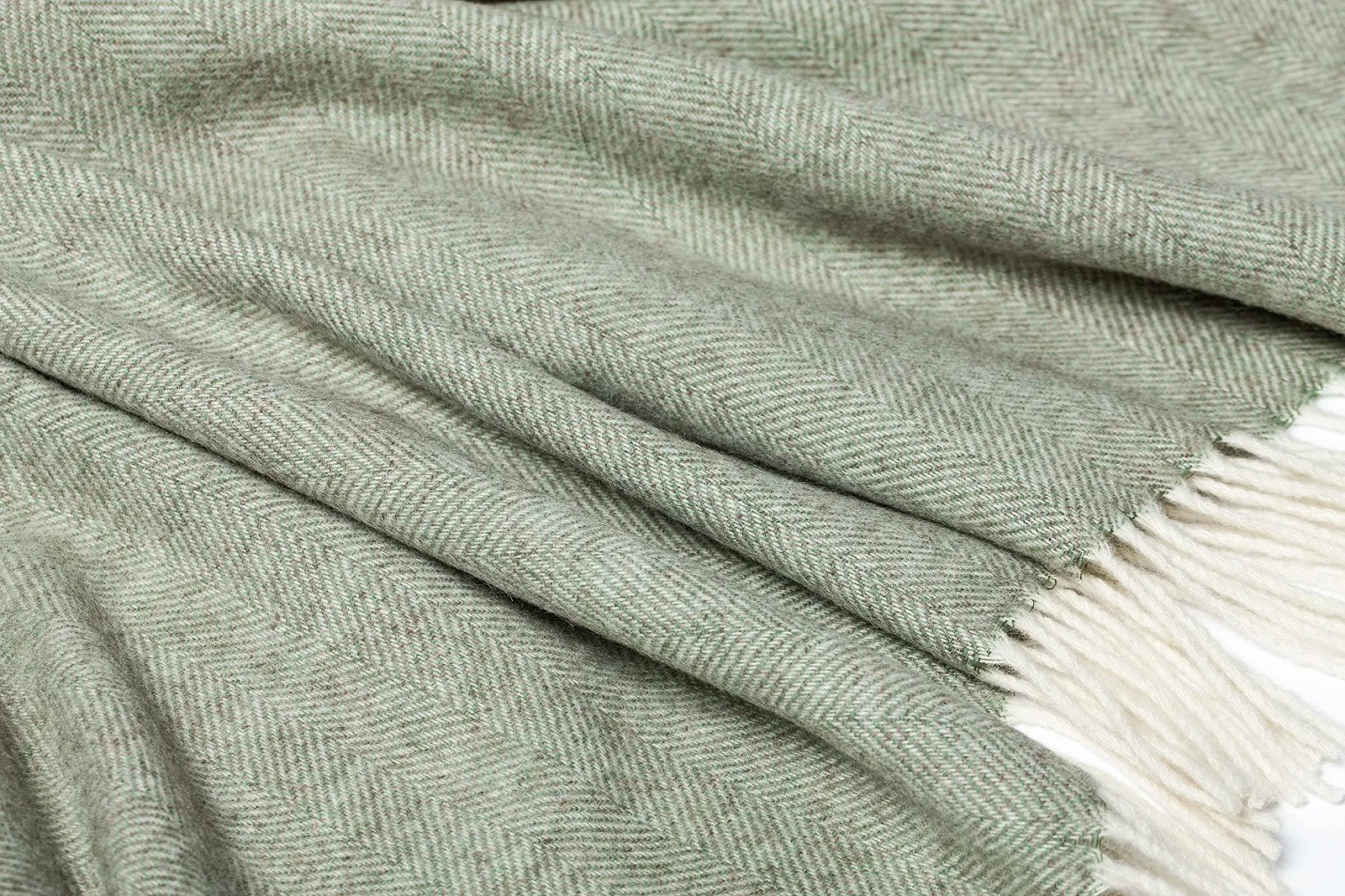 Одеяло Drobė HOME шерстяное из 100% чистой шерсти мериноса, 140 x 200 см, мохово-зеленый/белый, мягкое, однотонное одеяло из чистой шерсти с рисунком елочкой и бахромой, фото №5