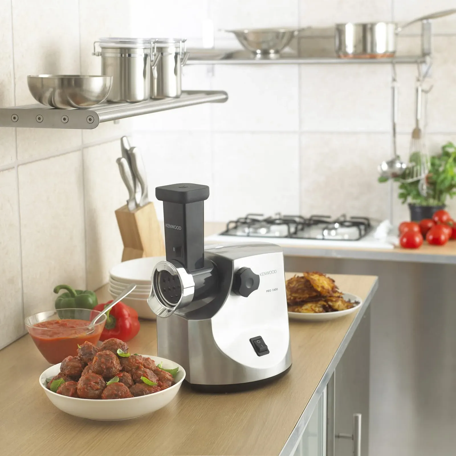 Мясорубка Kenwood Pro MG516 1600 Вт серебристая, фото №7 Мясорубка Kenwood Pro MG516 1600 Вт серебристая, фото №7