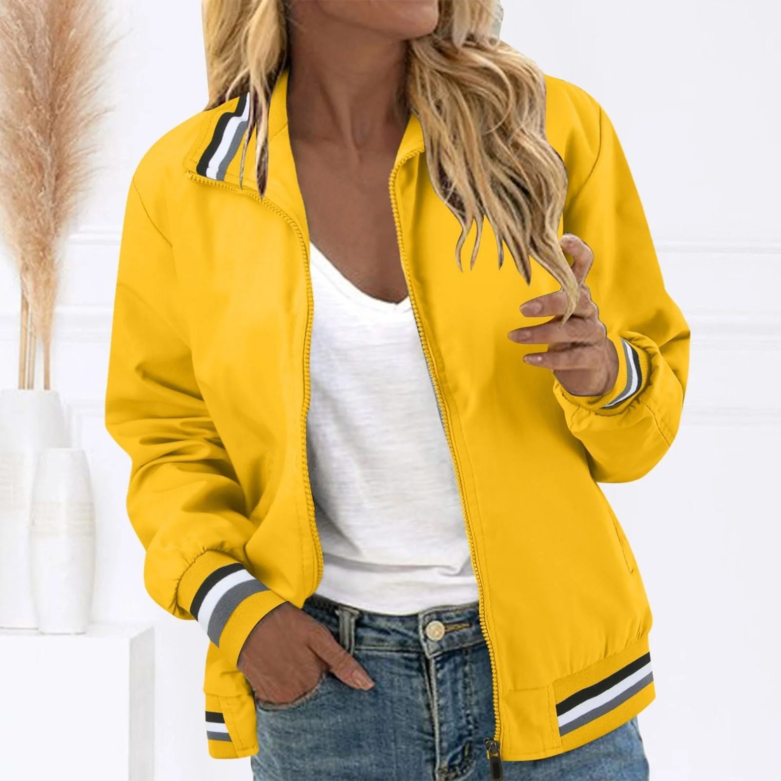 Куртка-бомбер Жіноча, фото №3 Куртка-бомбер Жіноча, фото №3