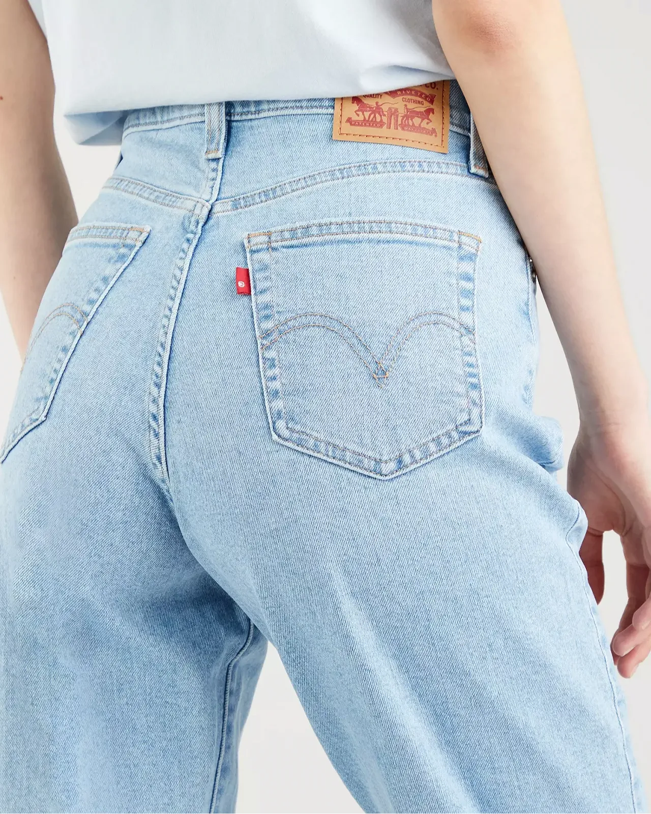 Жіночі джинси  Levis - High Waisted Mom Jean No Joke - 25, фото №4