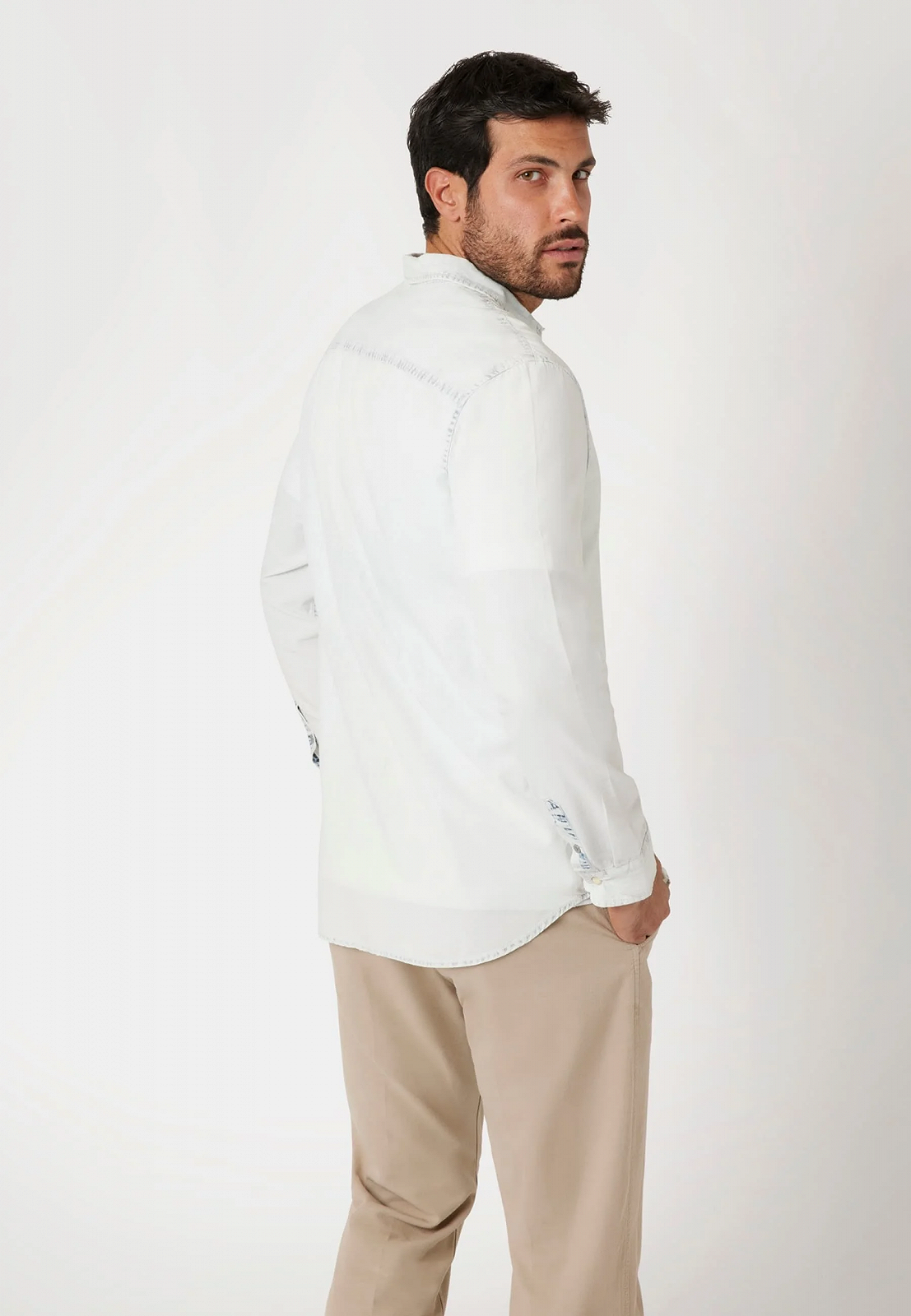 Мужская джинсовая рубашка GUESS JEANS / Светло-голубая / Размер L, фото №4 Мужская джинсовая рубашка GUESS JEANS / Светло-голубая / Размер L, фото №4