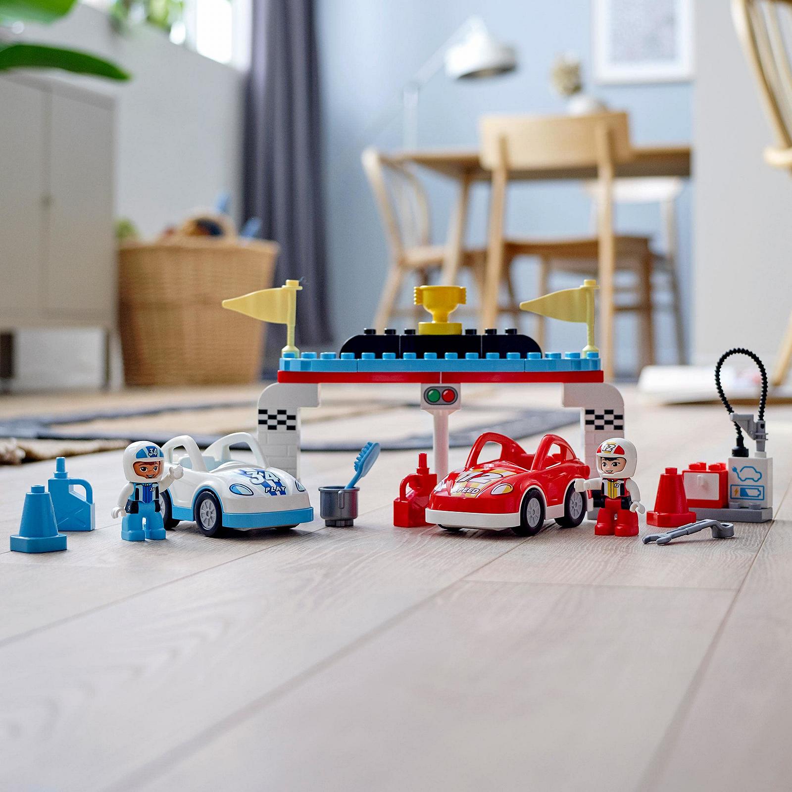 Конструктор LEGO Duplo 10947 Іграшкові гоночні автомобілі для дітей від 2 років, фото №4