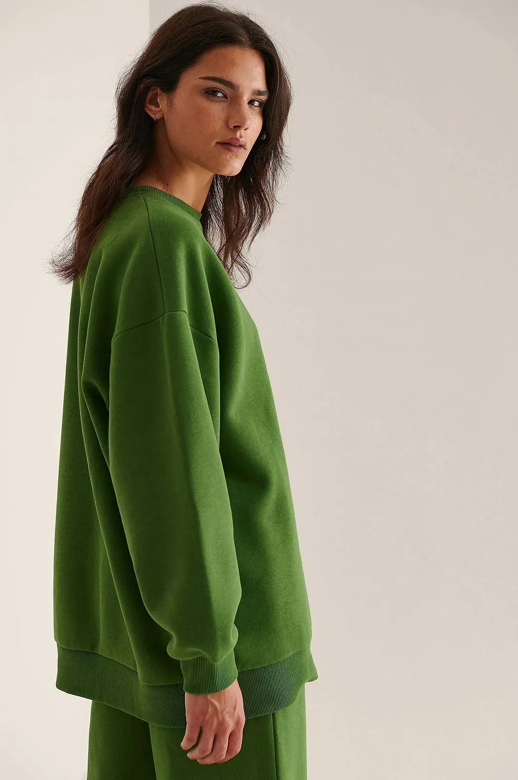 Женский Свитшот NA-KD Organic Oversized, фото №3 Женский Свитшот NA-KD Organic Oversized, фото №3