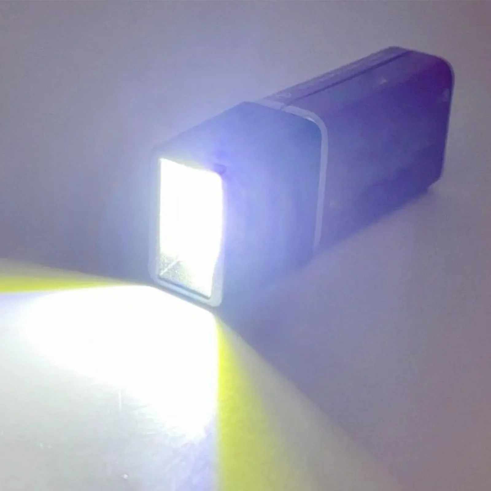 Маленький LED ліхтарик Generic, компактний, яскравий кишеньковий , швидка заміна батареї, портативна лампа для нічних активностей, фото №7