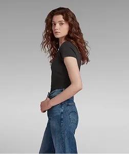 Жіноча футболка G-Star RAW Eyben Slim V-Neck T-Shirt - XS ціна на synthetic.ua - Фото 1 Жіноча футболка G-Star RAW Eyben Slim V-Neck T-Shirt - XS synthetic.ua - Фото 1
