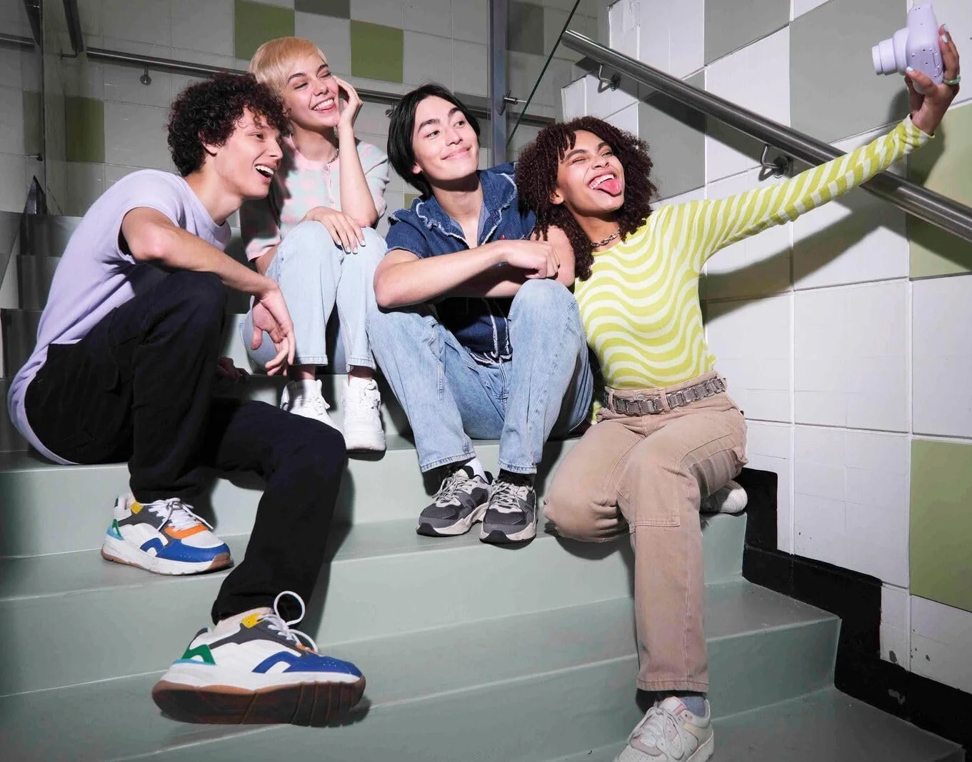 Камера мгновенной печати INSTAX Mini 12 Розовая, фото №5