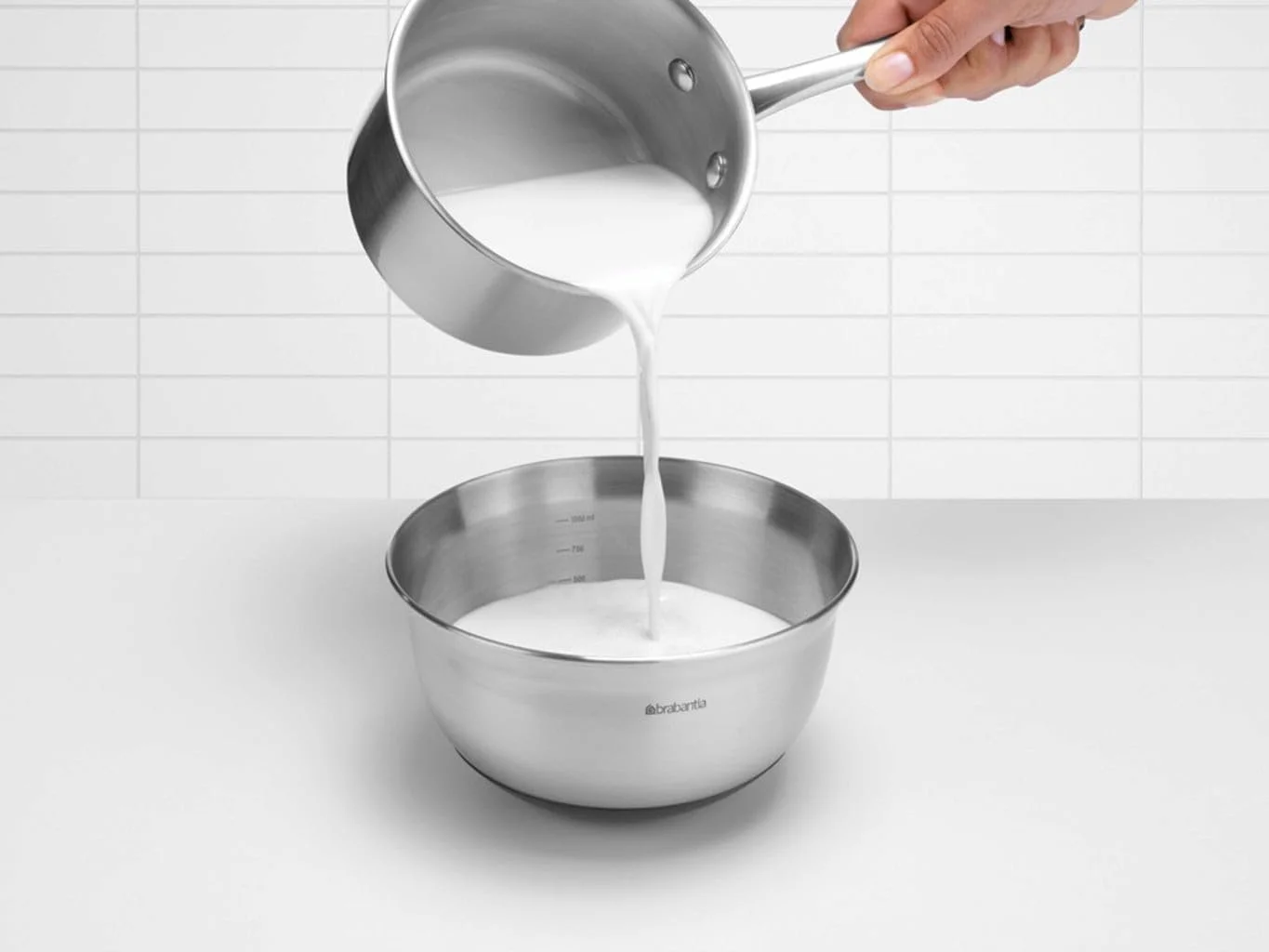 Чаша для змішування Brabantia 1 л матова сталь, фото №4 Чаша для змішування Brabantia 1 л матова сталь, фото №4