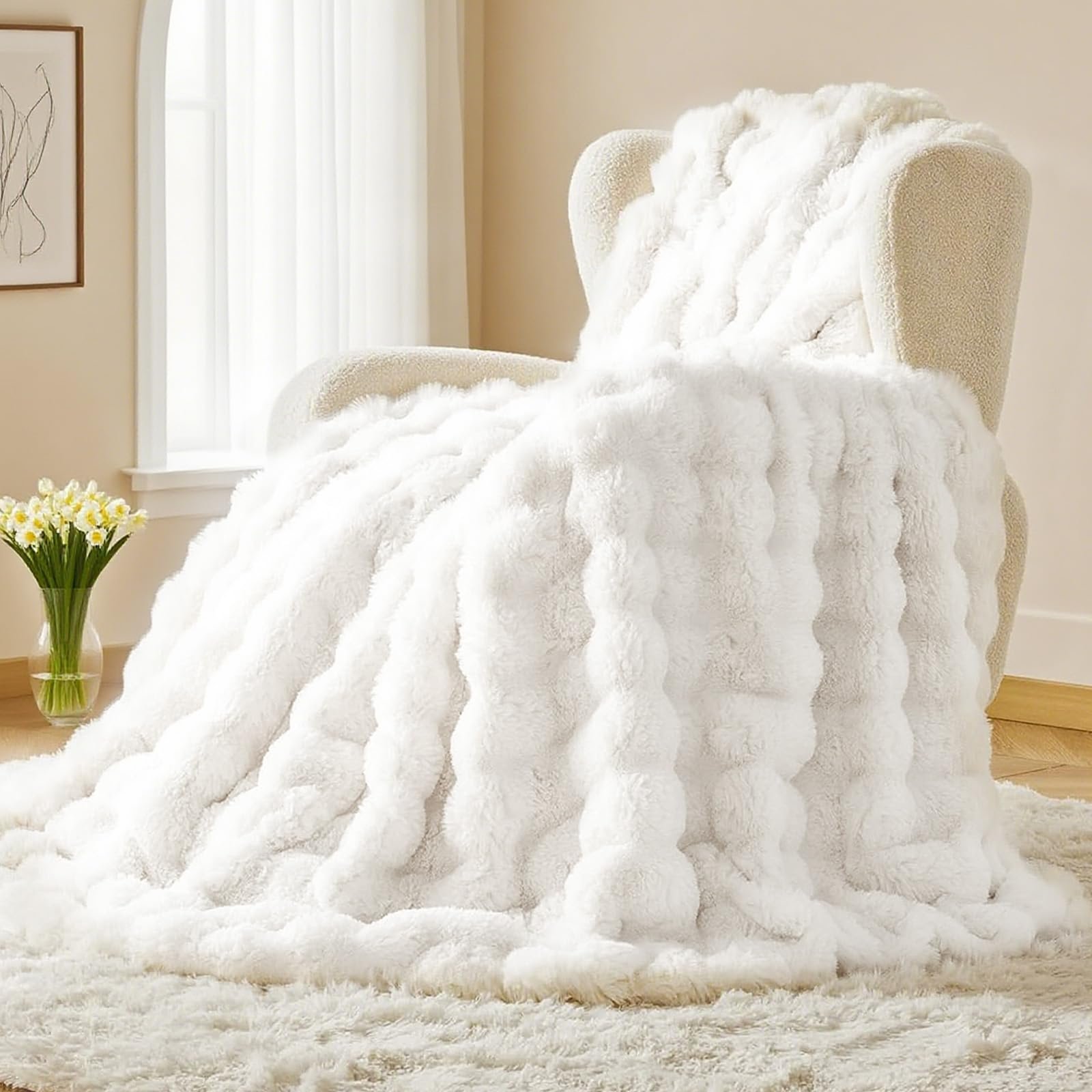 Покривало Chingcoo Плюшева Кролик Білий, 100 x 160 см, фото №1 Покривало Chingcoo Плюшева Кролик Білий, 100 x 160 см, фото №1