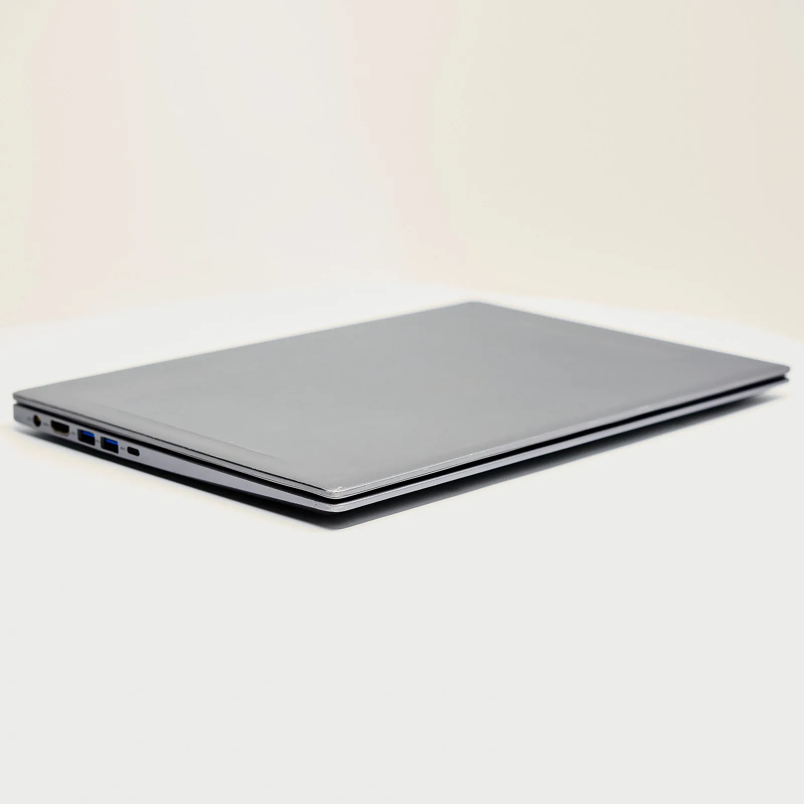 Ноутбук 15.6'' Medion (Lenovo Group) Akoya S6445 | Intel Core i5-8265U | IPS (1920x1080) FullHD | RAM 8 ГБ | SSD 256 ГБ | Intel UHD Graphics 620 | Металевий корпус | Win11 (4979), фото №6