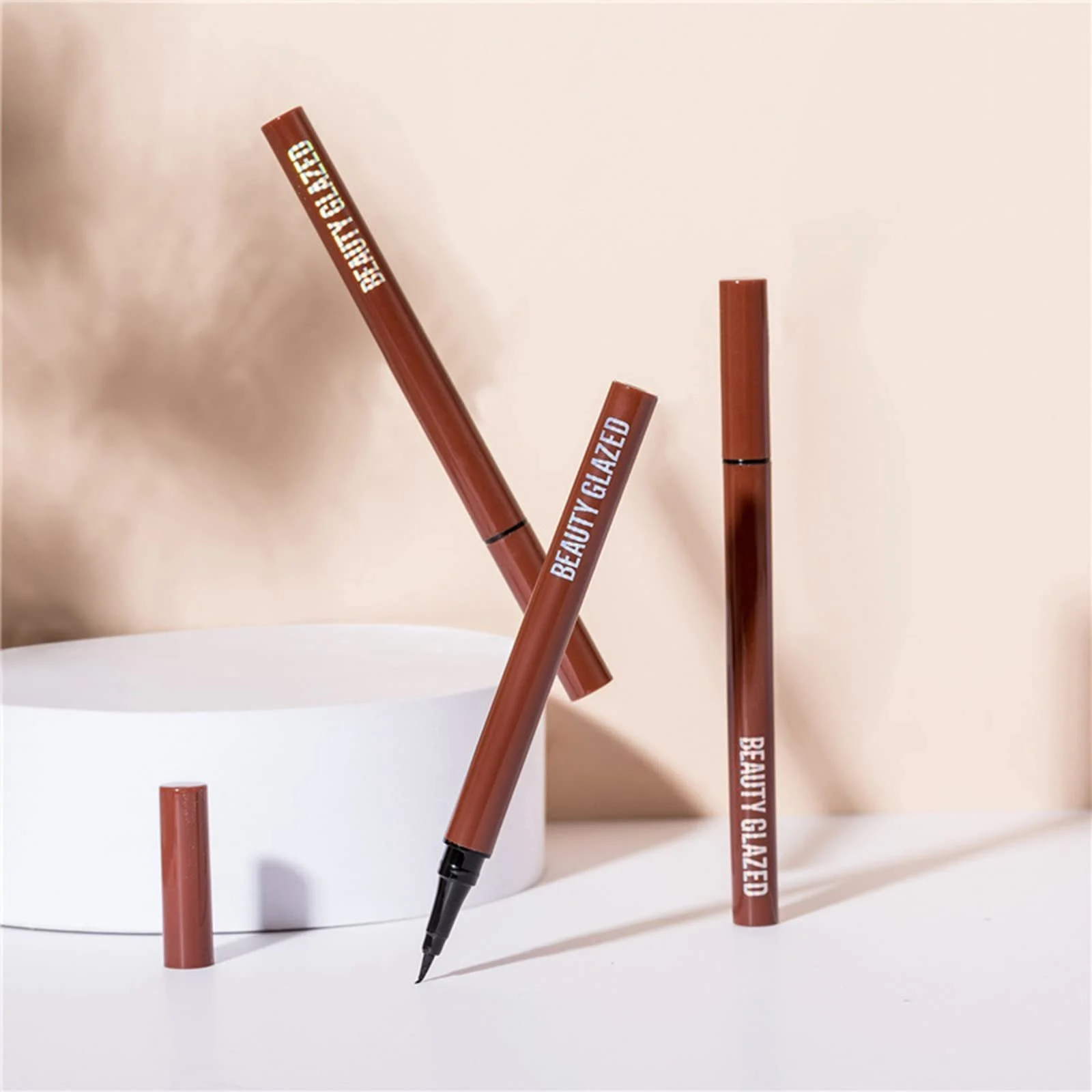 Олівець для очей Layhou, водостійкий, довговічний, фото №2 Олівець для очей Layhou, водостійкий, довговічний, фото №2