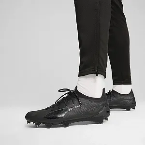 Футбольные бутсы PUMA Ultra 5 Ultimate FG цена на synthetic.ua - Фото 1 Футбольные бутсы PUMA Ultra 5 Ultimate FG synthetic.ua - Фото 1