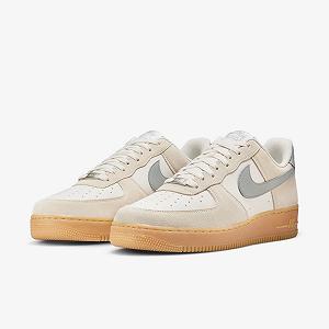 Кросівки Nike AIR FORCE 1 07 LV8 42.5 synthetic.ua - Фото 1