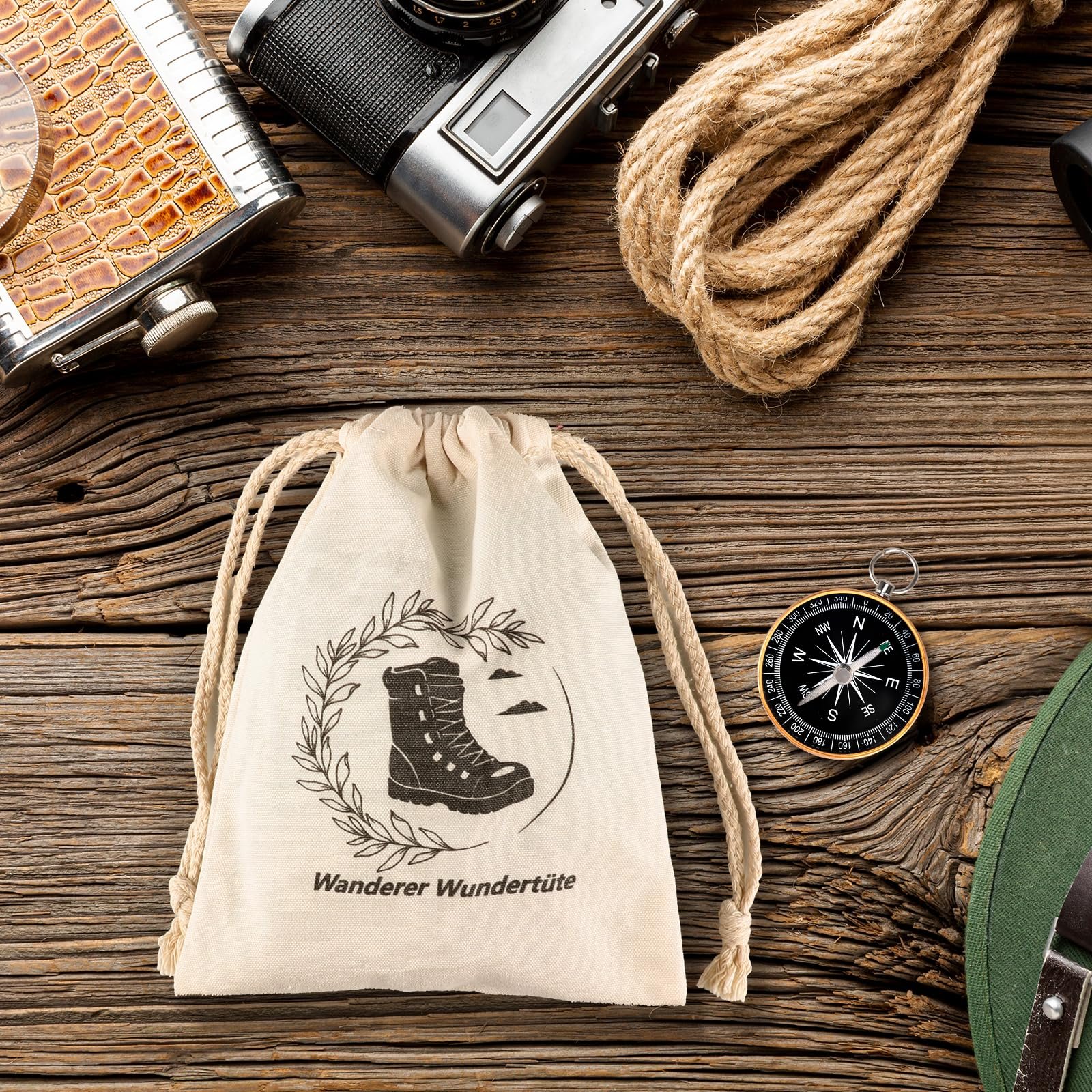Набір для виживання Wanderer Wonder Bag, мультитул, туба для карт, шарф, шийна хустка, кишеньковий компас, альпіністський карабін, одноразовий дощовик, фото №5