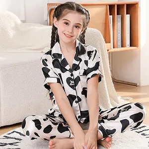 Комплект пижамный RuanMM из 3 предметов Мягкий атласный для девочек цена на synthetic.ua - Фото 1 Комплект пижамный RuanMM из 3 предметов Мягкий атласный для девочек synthetic.ua - Фото 1