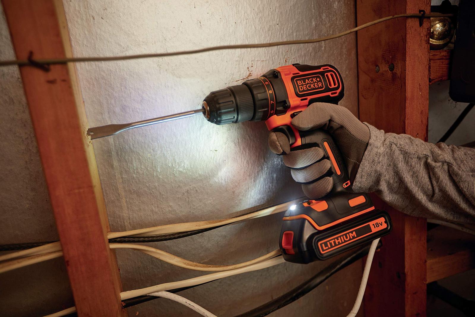 Дрель-шуруповерт Black+Decker Аккумуляторная 18 В 1.5 Ач Двухскоростная с LED-подсветкой и нескользящей рукояткой, фото №2